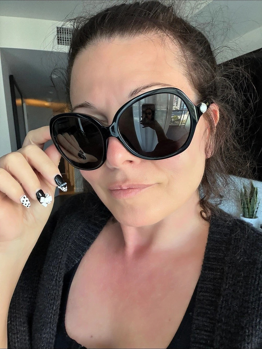 CHANEL Pearl Accent Round Sunglasses Black - Picture 8 of 9